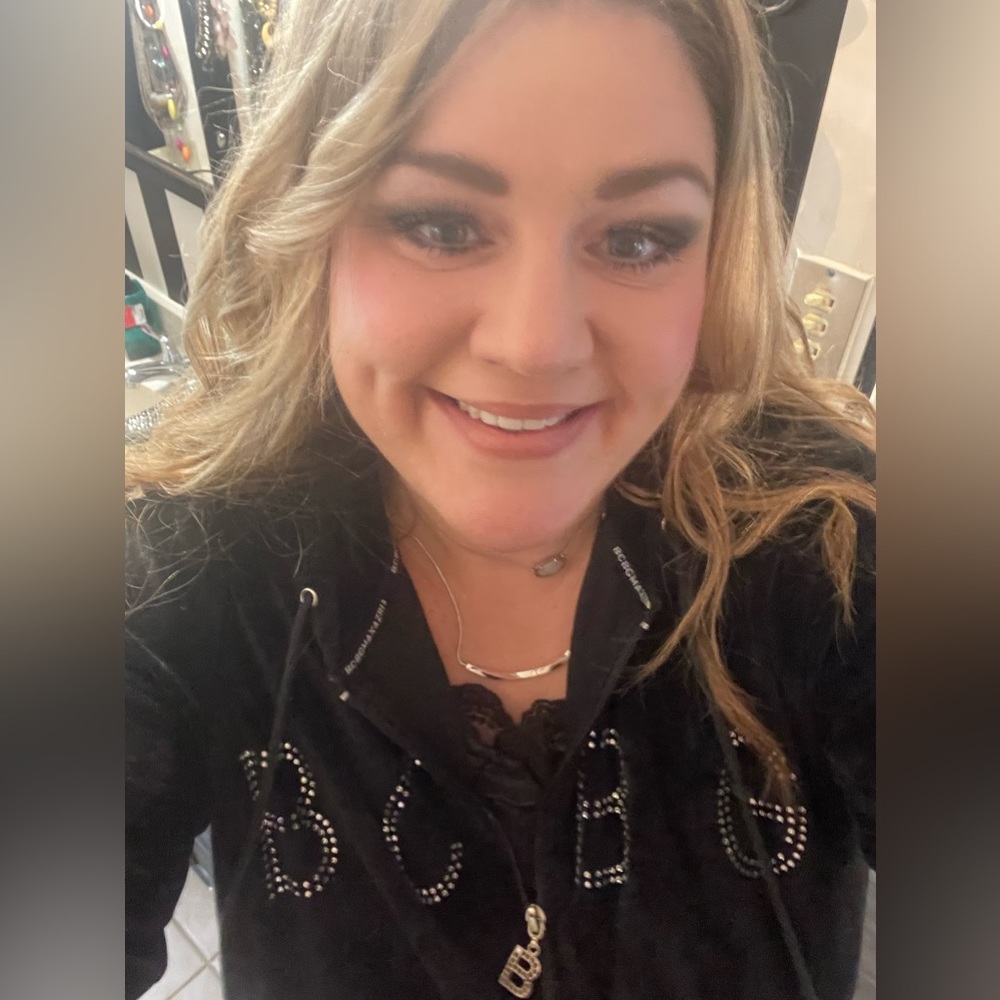 Meet your Posher, Kayley